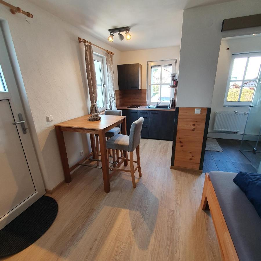 Alte Backstube - Ferienwohnung Huettenstube Und Ferienzimmer Auszeit Erkenbrechtsweiler Exterior foto