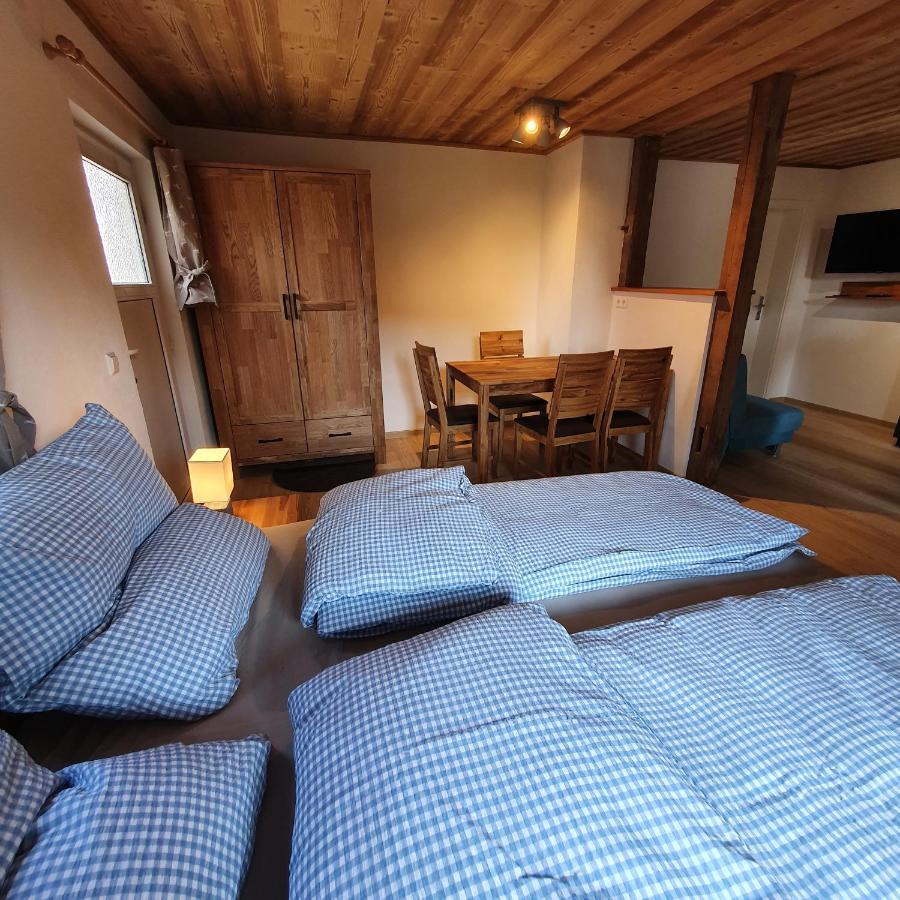 Alte Backstube - Ferienwohnung Huettenstube Und Ferienzimmer Auszeit Erkenbrechtsweiler Exterior foto